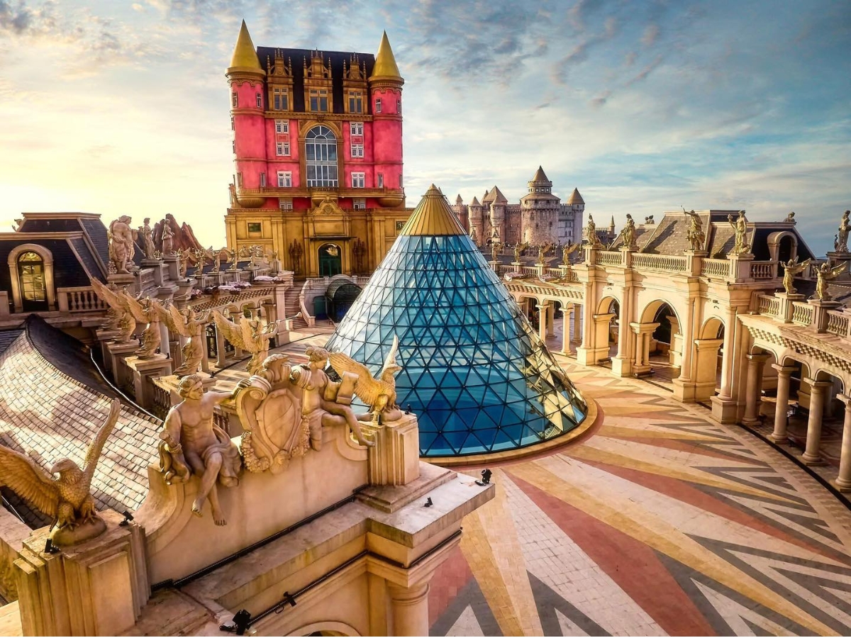 Kiến trúc nghệ thuật đặc sắc tại Quảng trường Nhật Thực