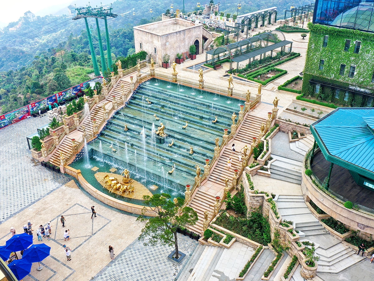 Toàn cảnh thác thần Mặt trời từ trên cao