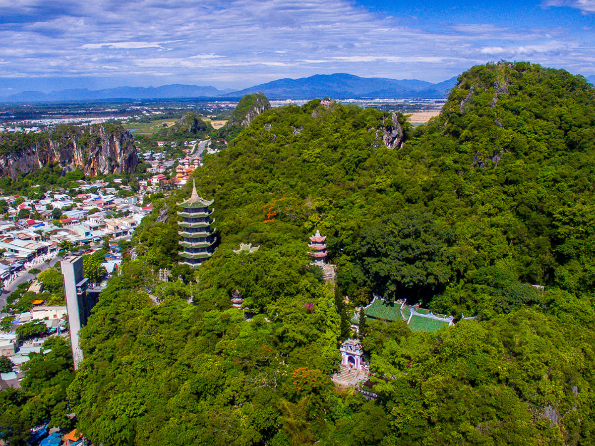 Quần thể Ngũ Hành Sơn nổi tiếng tại Đà Nẵng. (Nguồn: Sưu tầm)