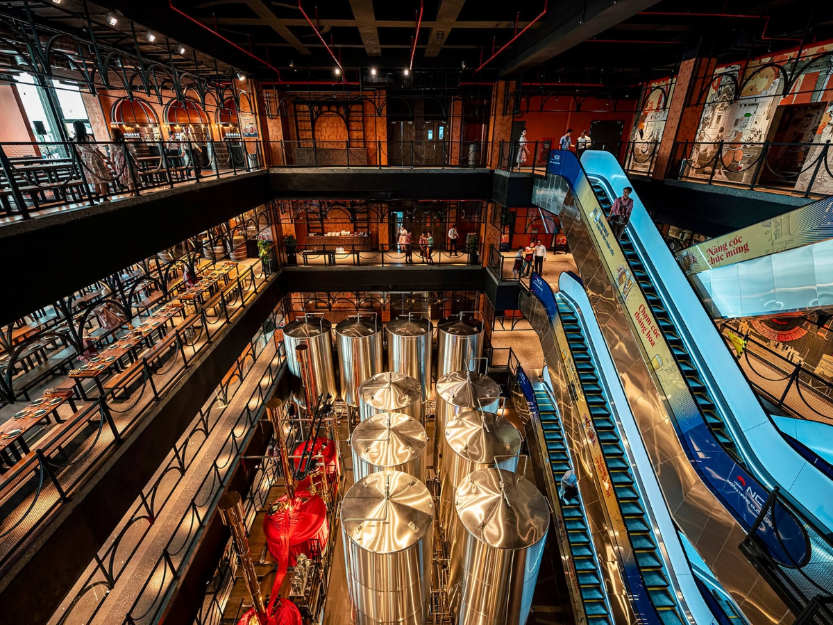 Trải nghiệm tham quan xưởng bia thực tế (Nguồn: Sưu tầm)