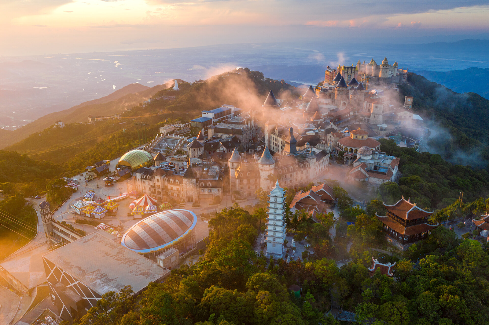 Sun World Ba Na Hills là điểm tham quan mà du khách không thể bỏ lỡ khi đến với Đà Nẵng