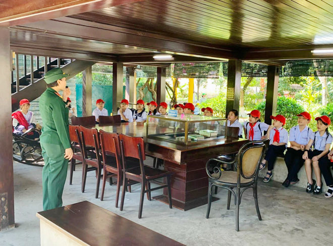 Khi đến tham quan bảo tàng, du khách cần chuẩn bị trang phục gọn gàng, nghiêm chỉnh. 