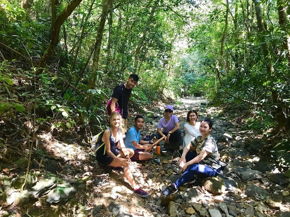 Trải nghiệm trekking, chinh phục thác Mây Treo Đà Nẵng.