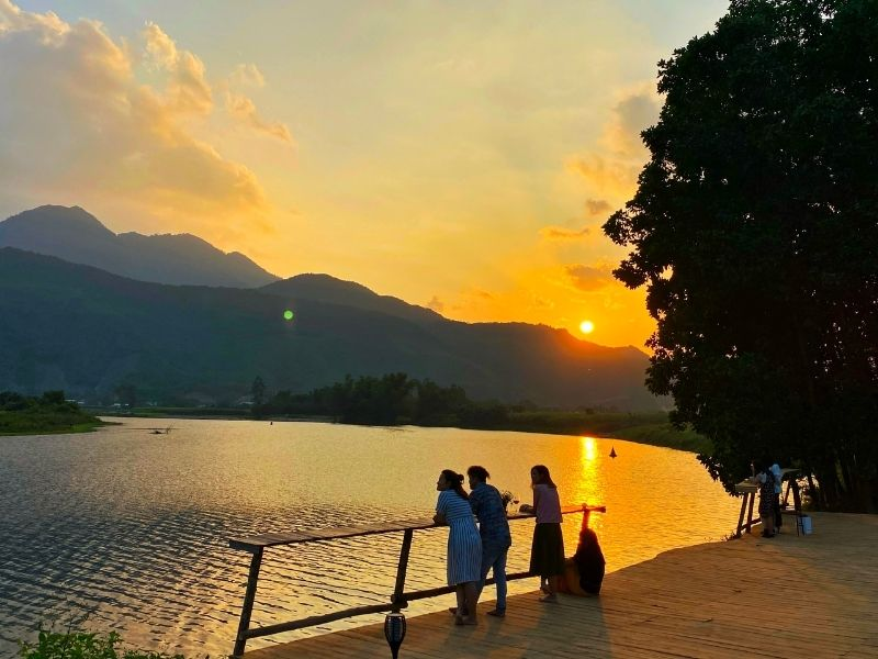 Trải nghiệm đón bình minh và ngắm hoàng hôn tại Yên Retreat.