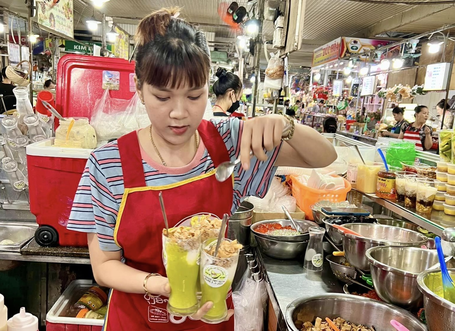 “Check-in” tại kem bơ cô Vân nổi tiếng trong chợ Bắc Mỹ An