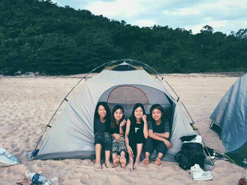 Trải nghiệm cắm trại bên bờ biển Làng Vân.