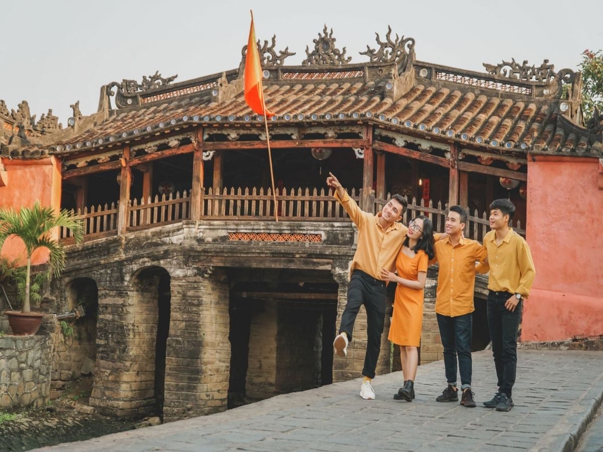 Dựa theo kinh nghiệm du lịch Hội An thì nên bắt đầu khám phá từ những giá trị độc đáo của phố cổ.