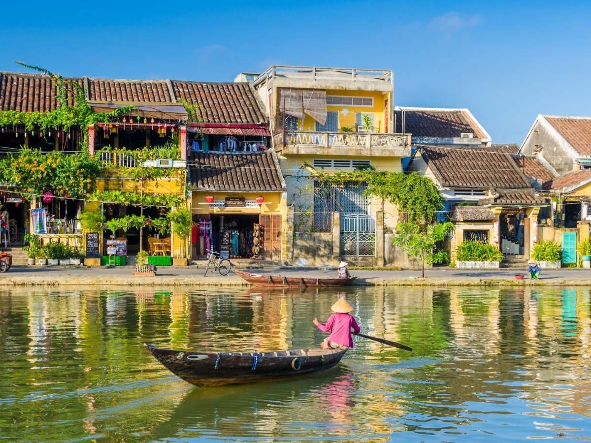 Thời điểm lý tưởng để chụp ảnh là sáng sớm khi ánh nắng dịu dàng tràn ngập không gian.