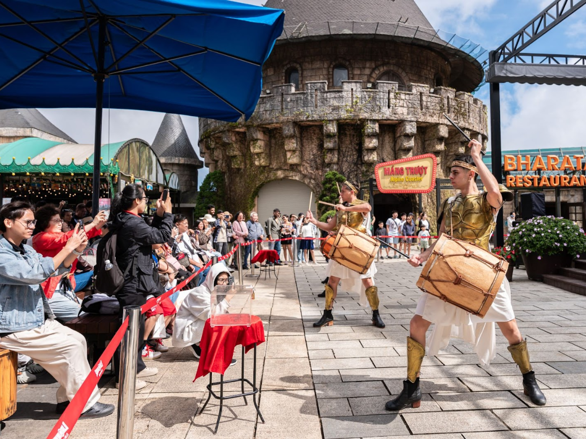 Lễ hội nhộn nhịp tại Sun World Ba Na Hills.