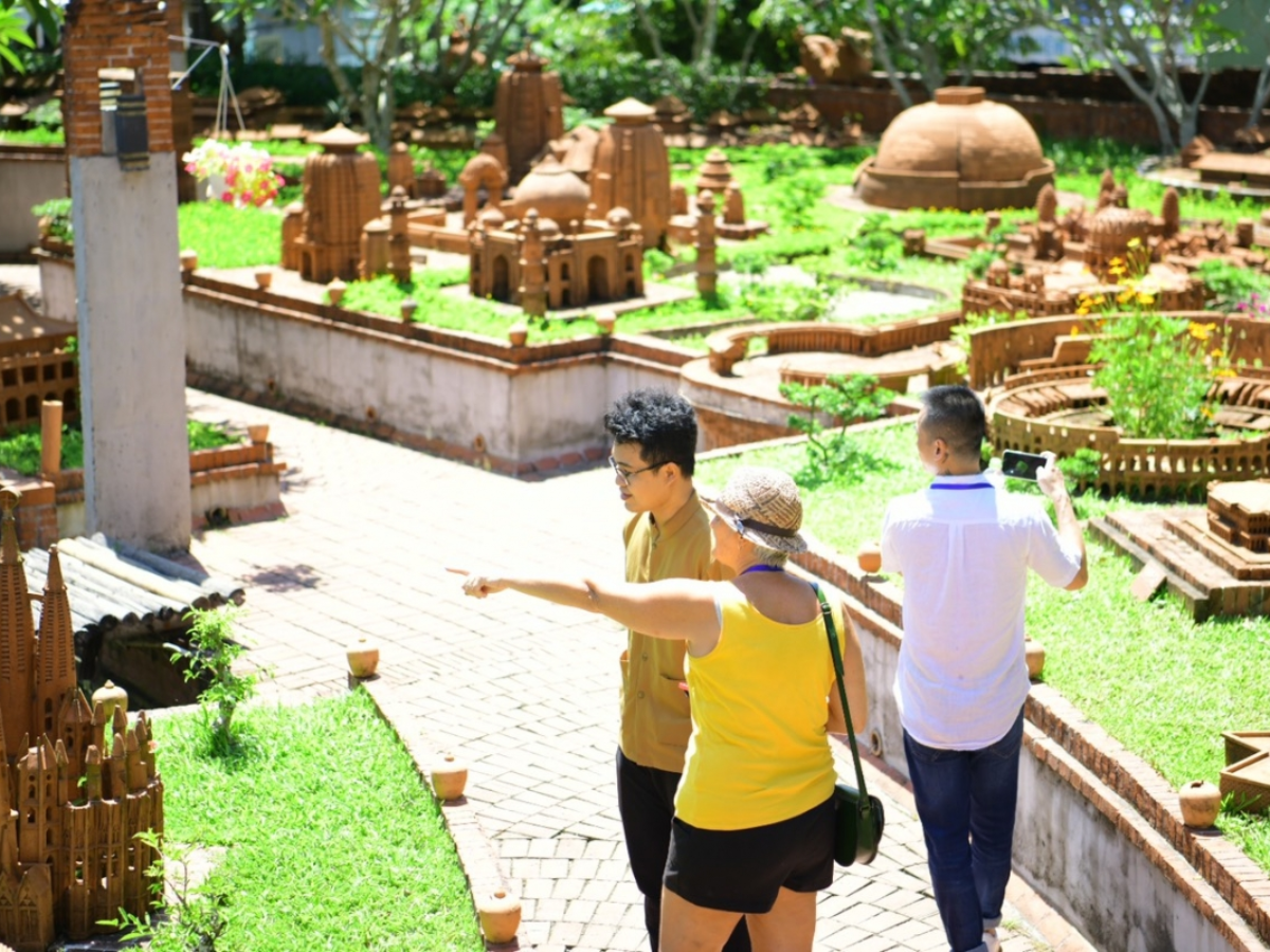 Khu trưng bày các sản phẩm tại công viên.