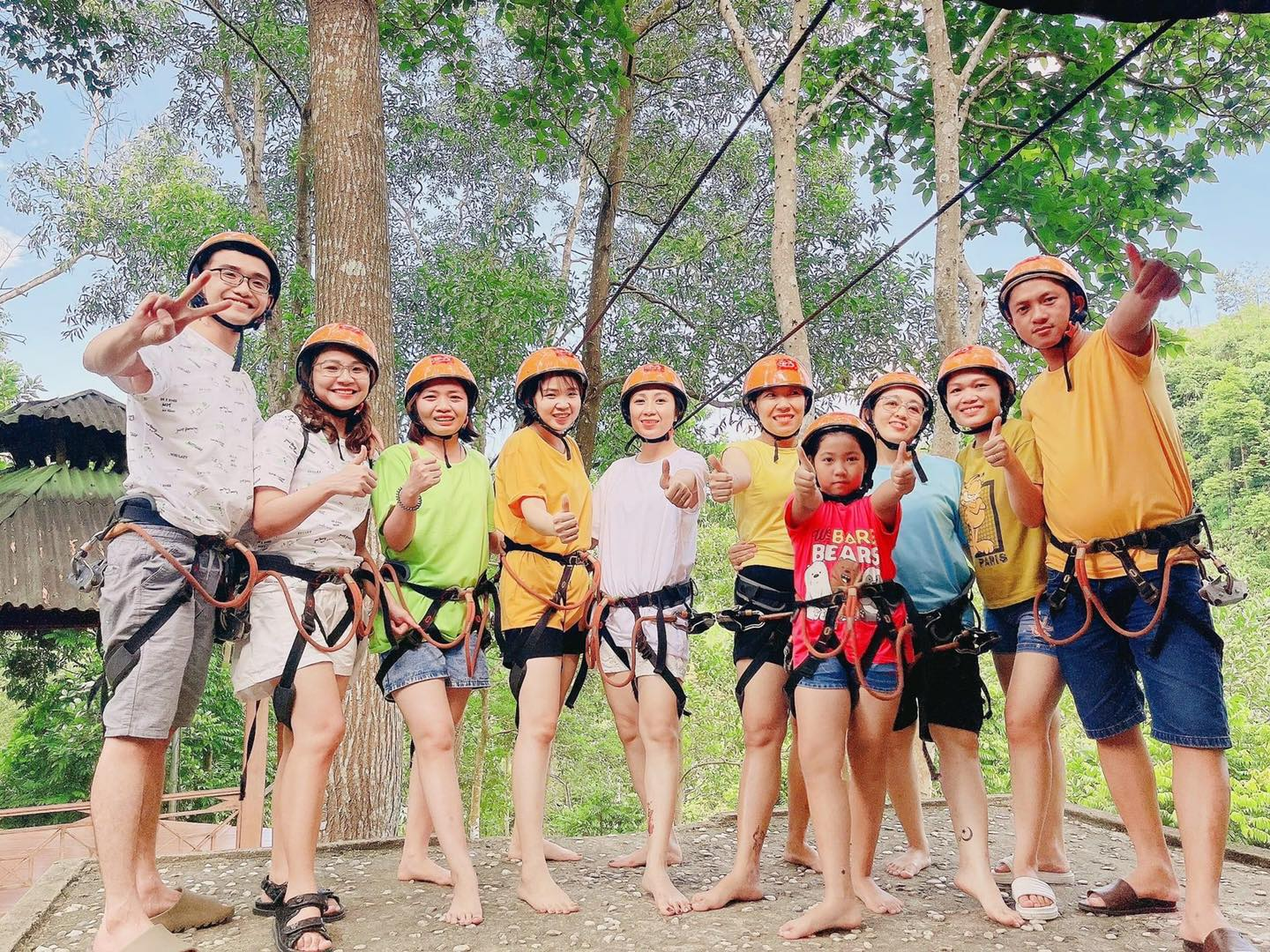Zipline tại Hòa Phú Thành mang lại cảm giác phấn khích rõ rệt ngay từ những giây đầu tiên