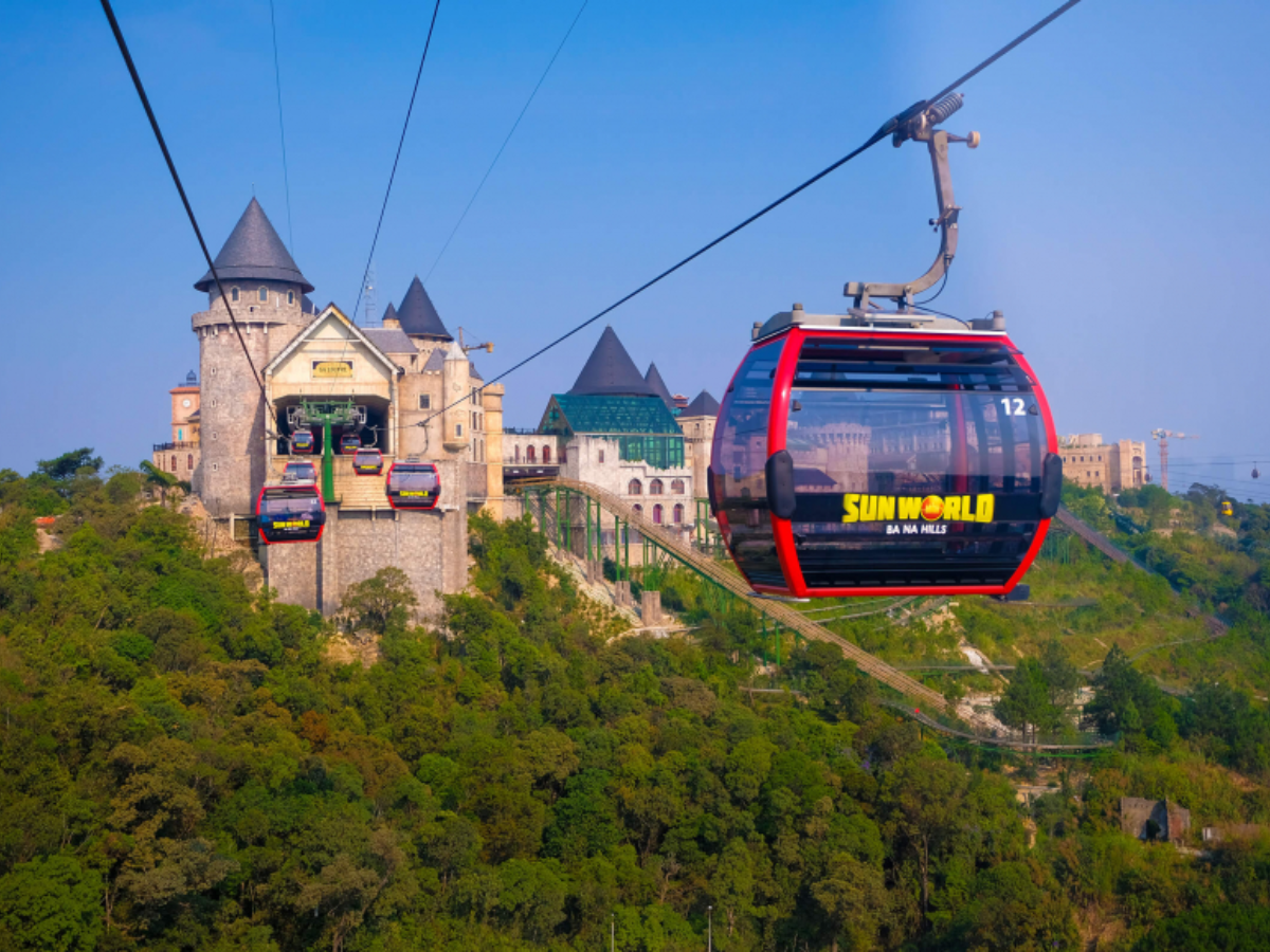 Trải nghiệm cáp treo tại Sun World Ba Na Hills.
