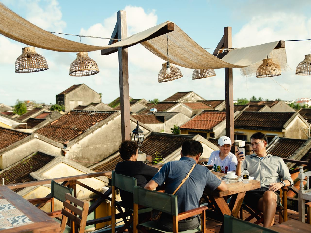 Mê Hội An Rooftop Coffee sở hữu không gian đa tầng.