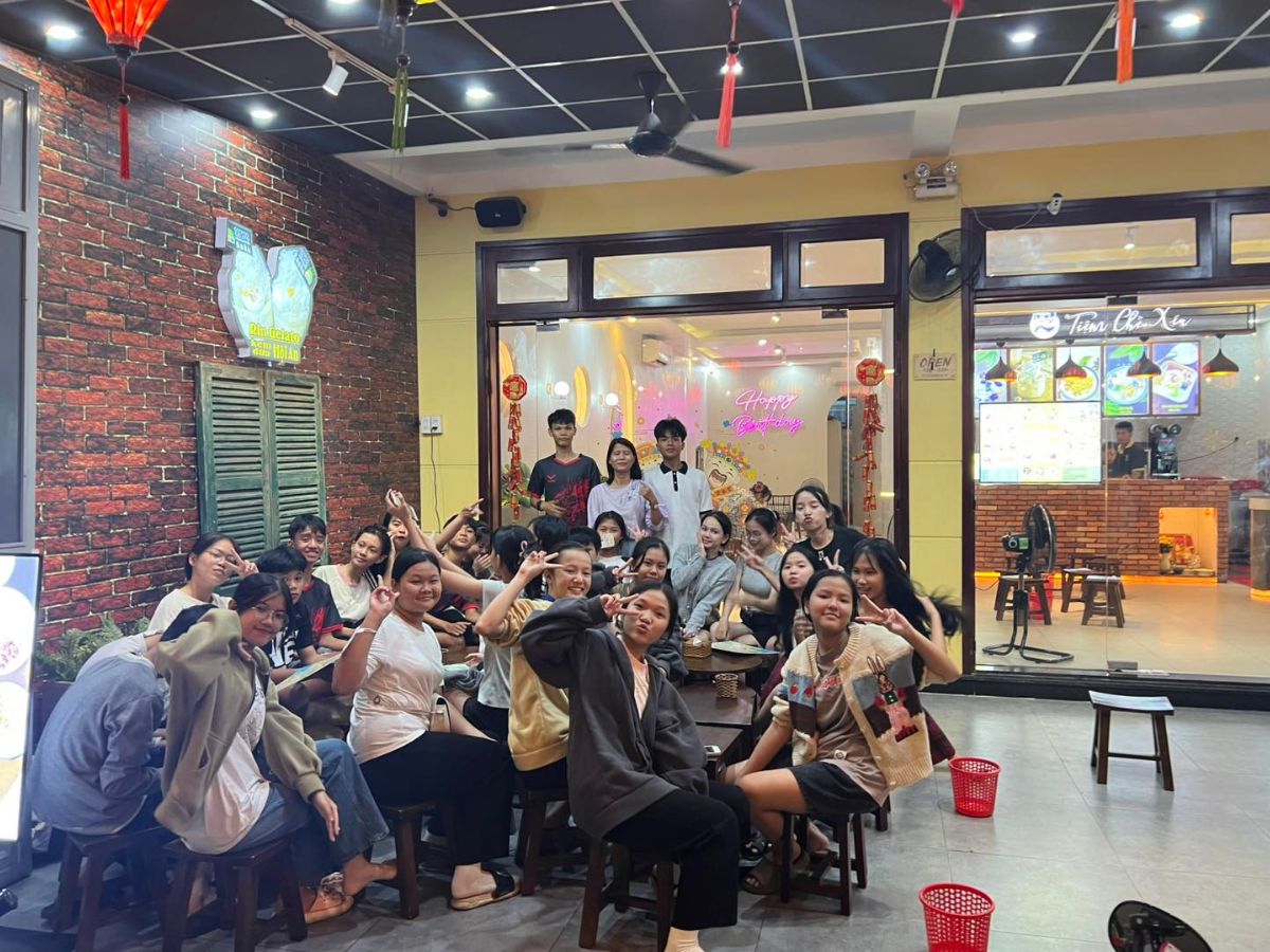 Tiệm chè Xíu là địa điểm được nhiều bạn trẻ yêu thích ghé đến mỗi ngày