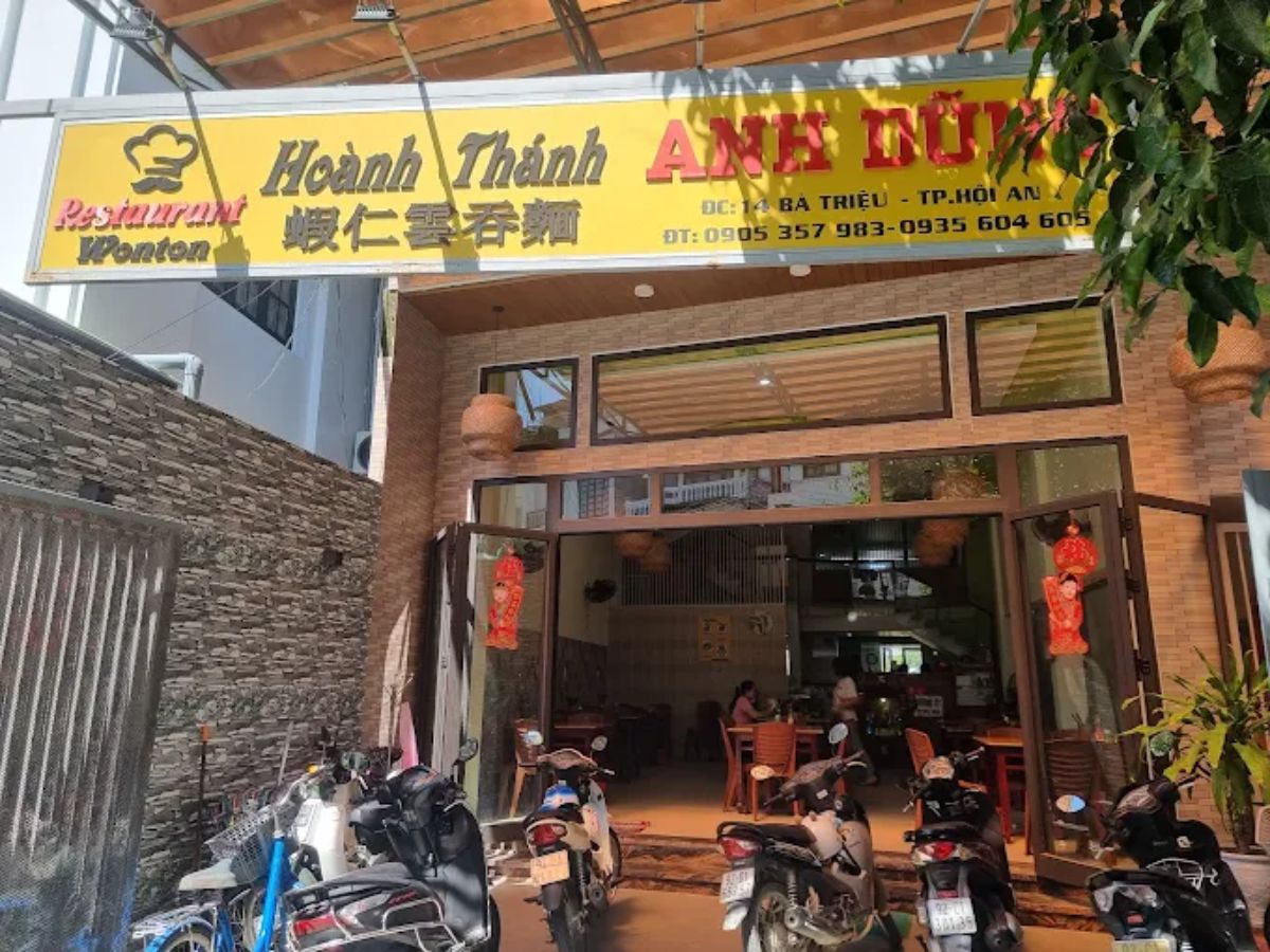 Hoành Thánh Anh Dũng là một trong những quán ăn phục vụ món mì ngon chuẩn vị đáng thử ở Hội An