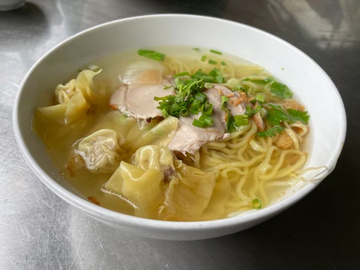 Mì hoành thánh Hội An được chế biến với hương vị dễ ăn, phù hợp với khẩu vị nhiều thực khách