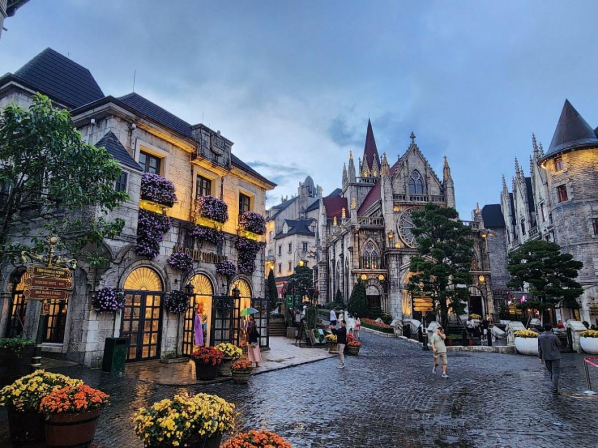 Sun World Ba Na Hills là gợi ý về địa điểm vui chơi thú vị trong hành trình du lịch Đà Nẵng.