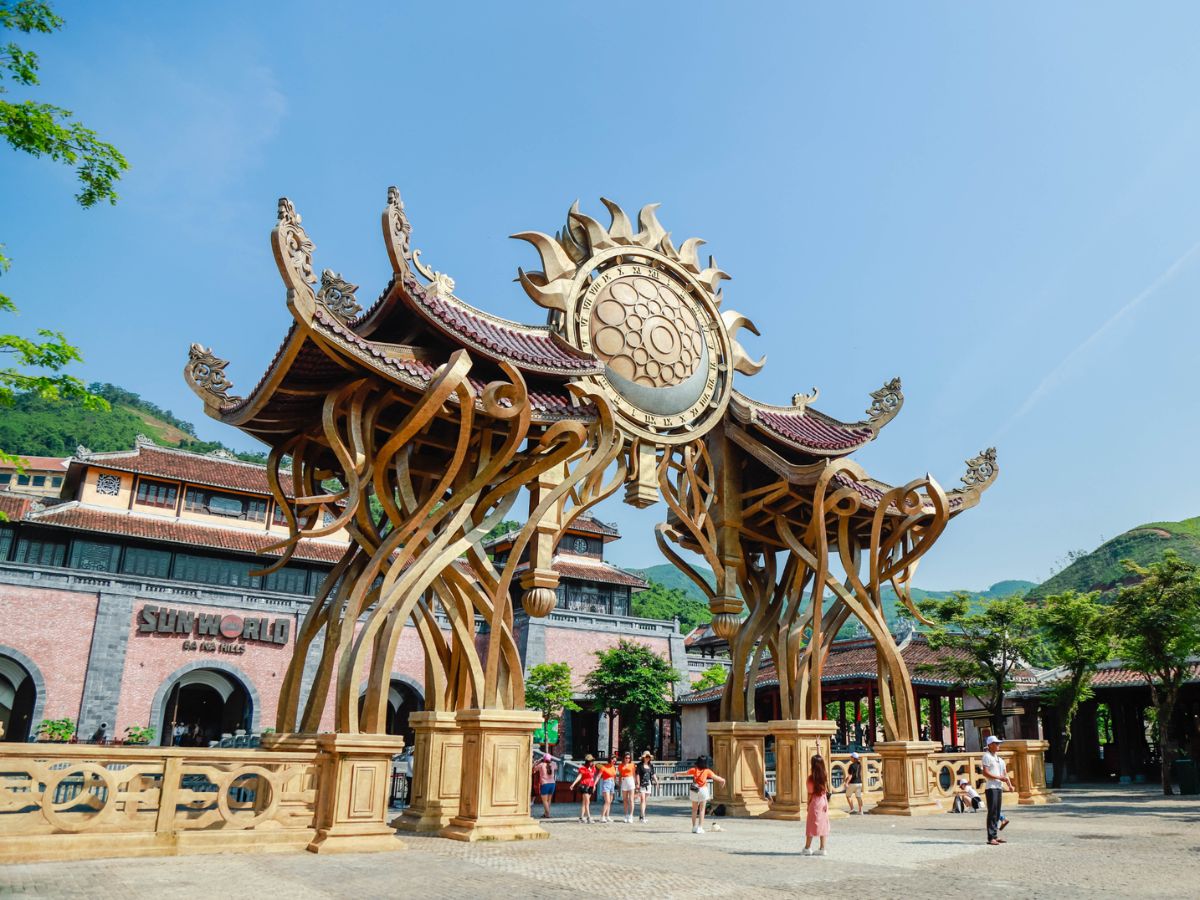 Du khách đừng quên ghé Bà Nà Hills sau khi vui chơi trải nghiệm ẩm thực ở Hội An.