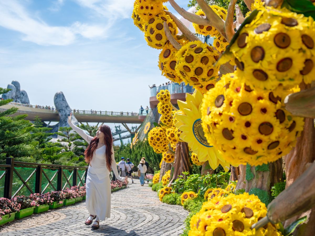 Bà Nà Hills là địa điểm vui chơi giải trí thú vị và lên hình đẹp được du khách yêu thích khi ghé Đà Nẵng.