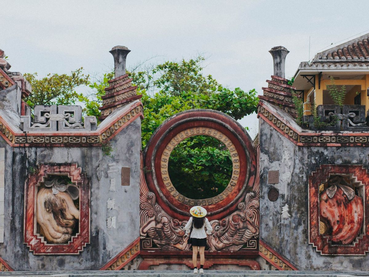 Chùa Bà Mụ Hội An là địa điểm chụp hình đẹp được nhiều du khách yêu thích ghé đến.