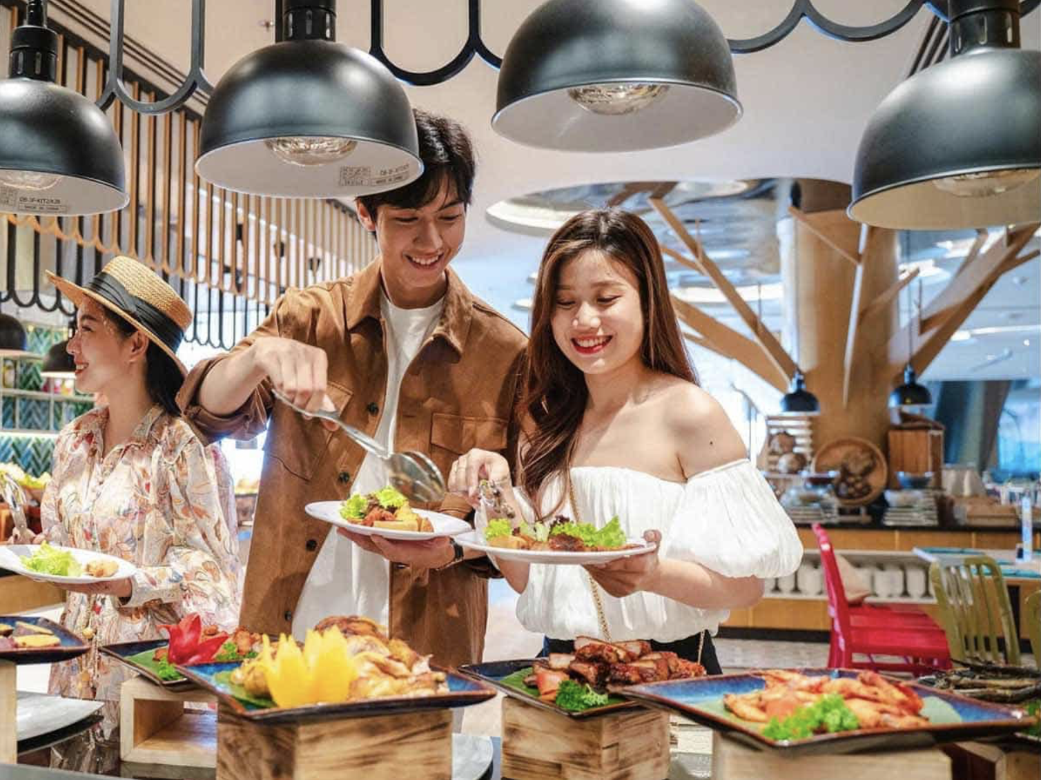 Hành trình khám phá ẩm thực tại Bà Nà Hills khá đa dạng, vừa phong phú về hương vị. 