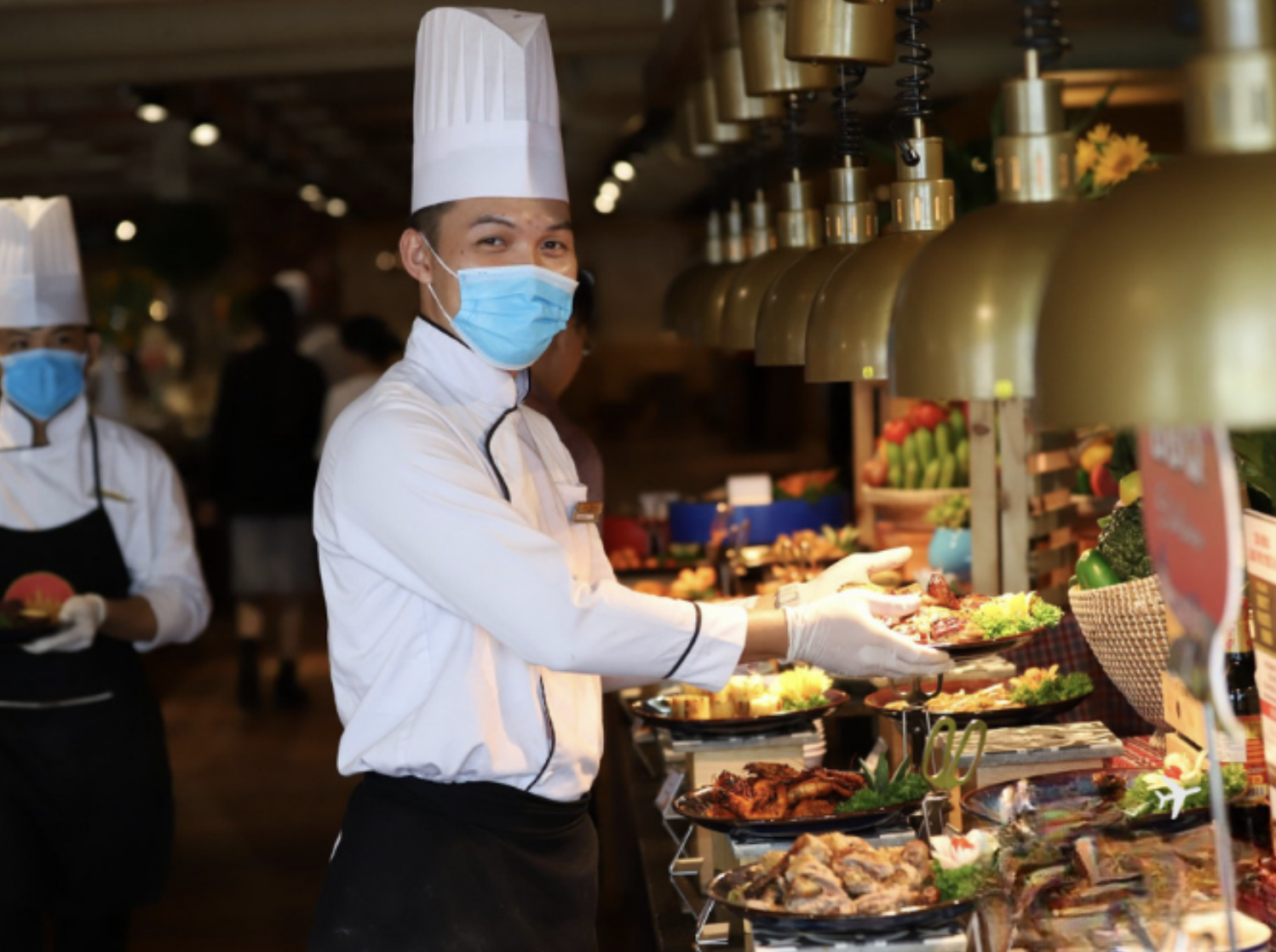 Nhà hàng buffet này nổi bật với hành trình ẩm thực phong phú, nổi bật với thực đơn hơn 80 món ăn