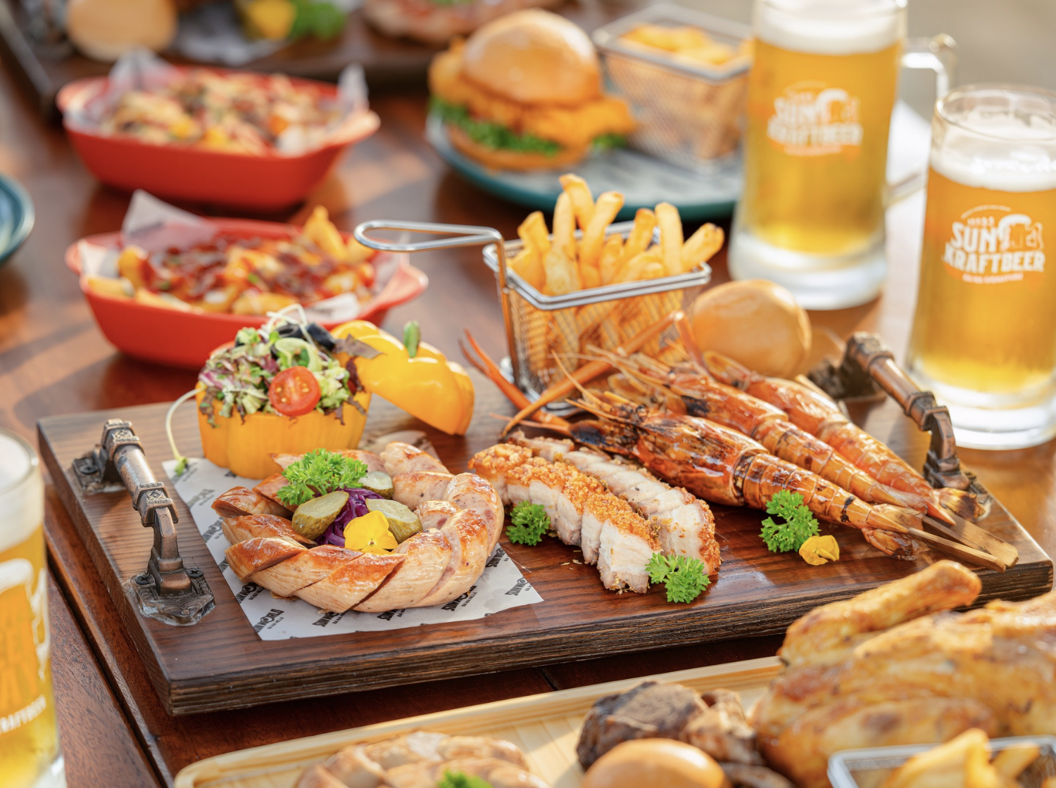 Điểm hấp dẫn của hệ thống buffet tại Bà Nà Hills nằm ở sự phong phú trong phong cách ẩm thực. 