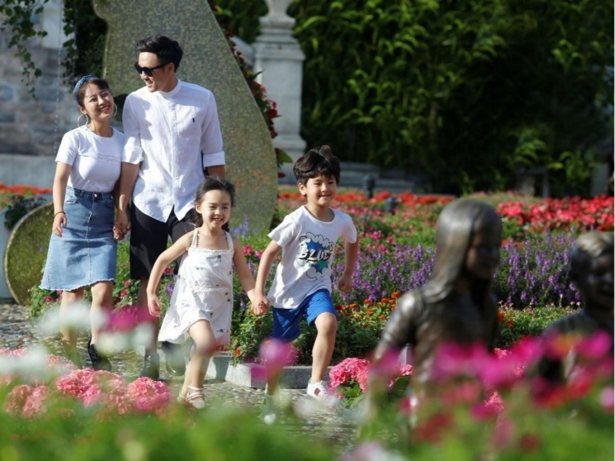 Khu vườn trở thành địa điểm ấn tượng, nhiều bộ ảnh gia đình cứ đứng lại là có hình đẹp.
